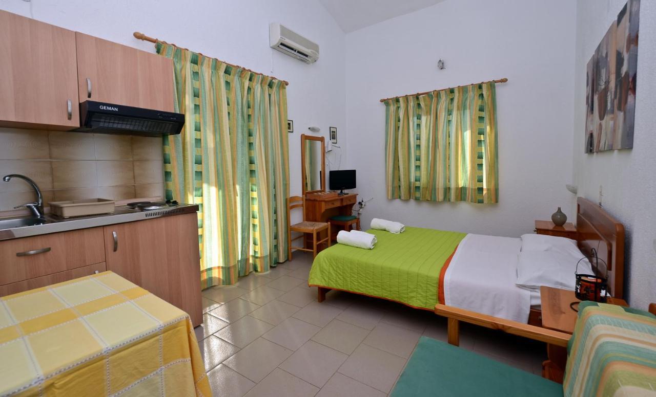 Pegasus Studios & Apartments 3 *