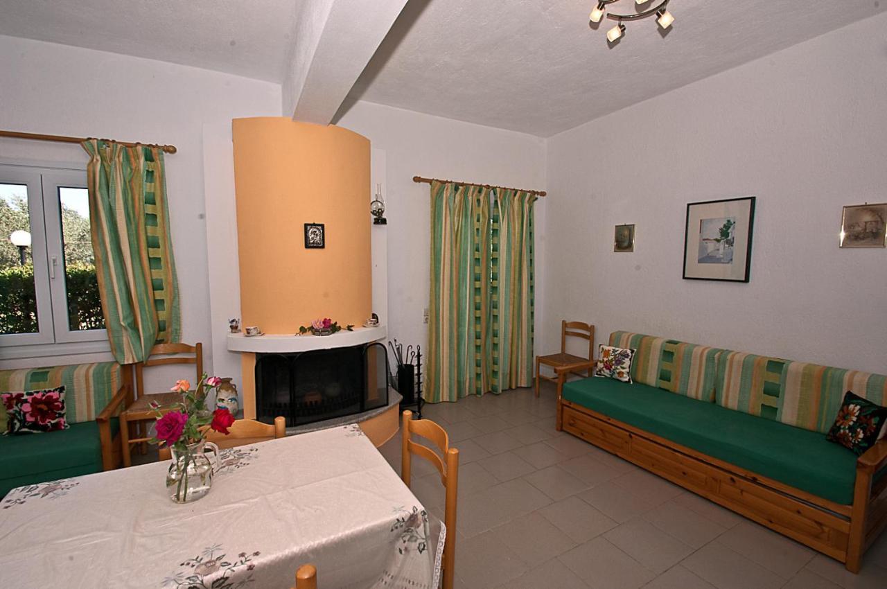 Pegasus Studios & Apartments 3 *