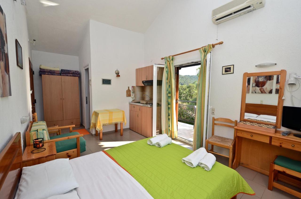 Pegasus Studios & Apartments 3 *