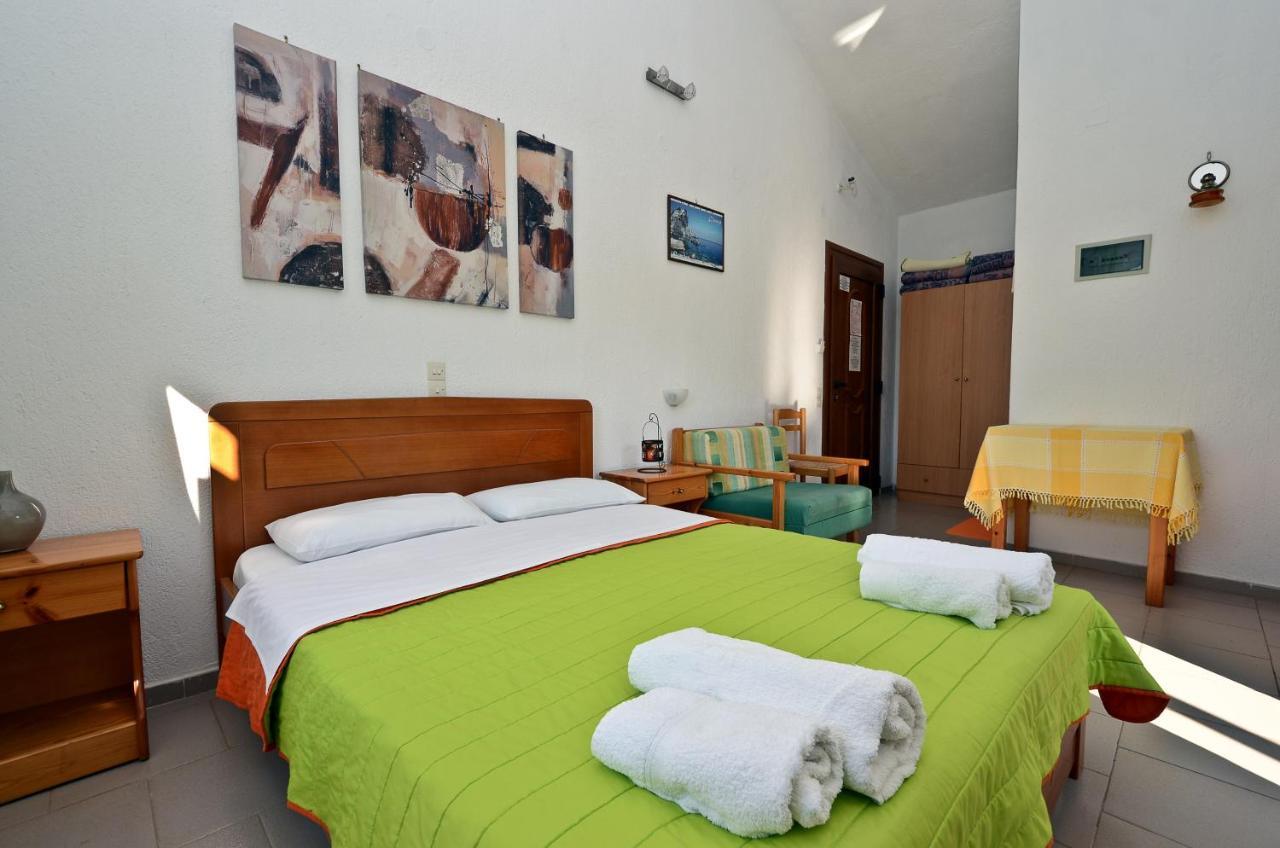 Pegasus Studios & Apartments 3 *