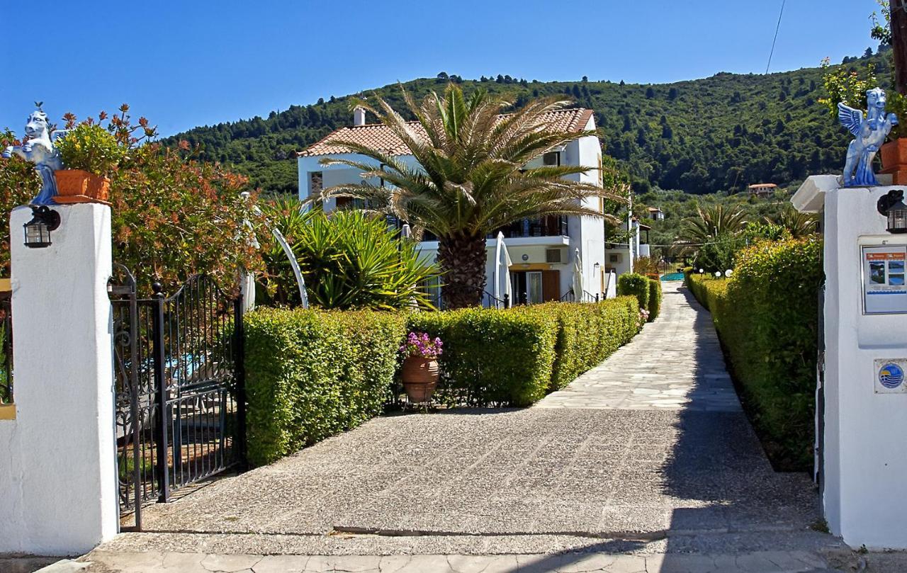Pegasus Studios & Apartments 3 *