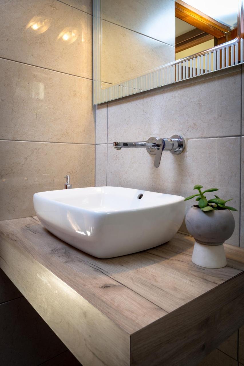 Nisi Collections Rooms 