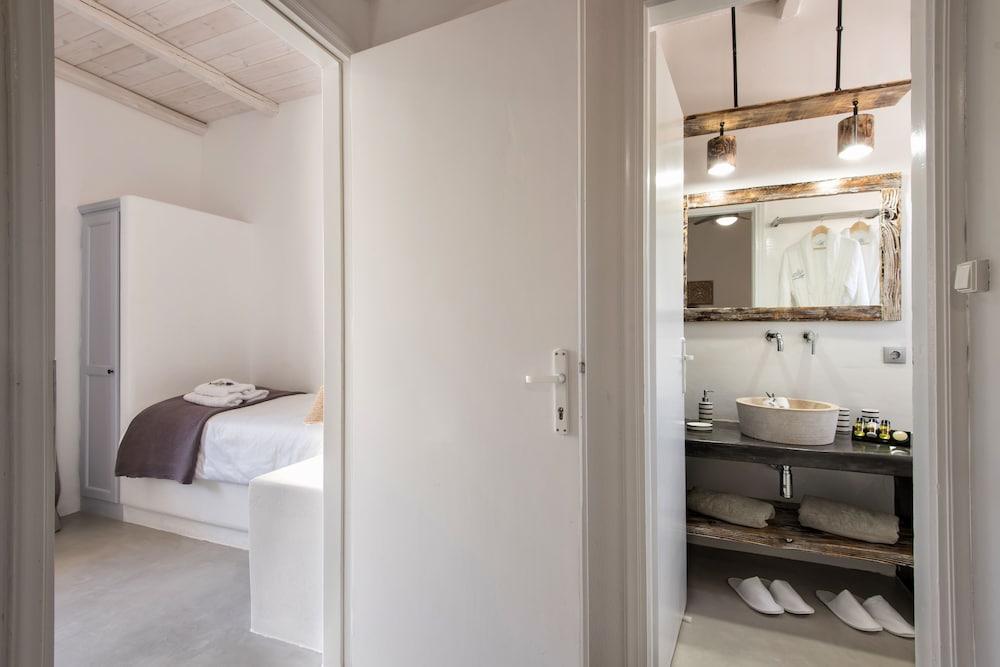 Blue Waves Suites & Apartments 2 *