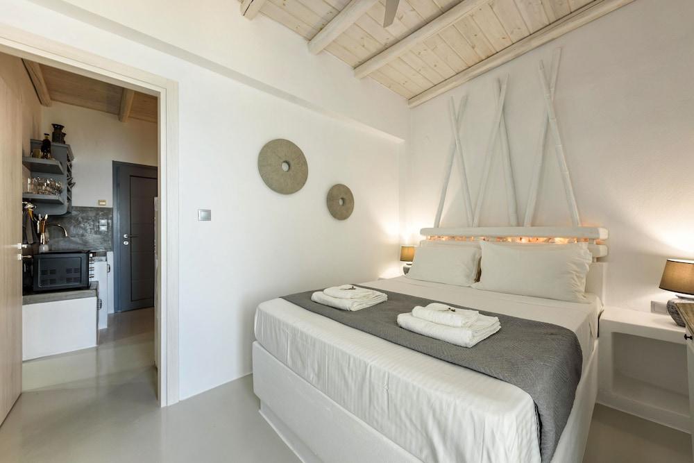 Blue Waves Suites & Apartments 2 *