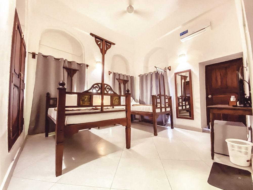 Smiles Stone Town Hotel
