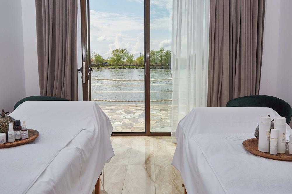 Lebada Luxury Resort & Spa