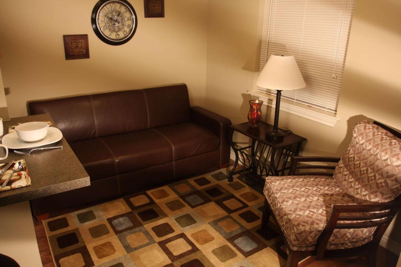 Eagles Den Suites at Andrews em Andrews