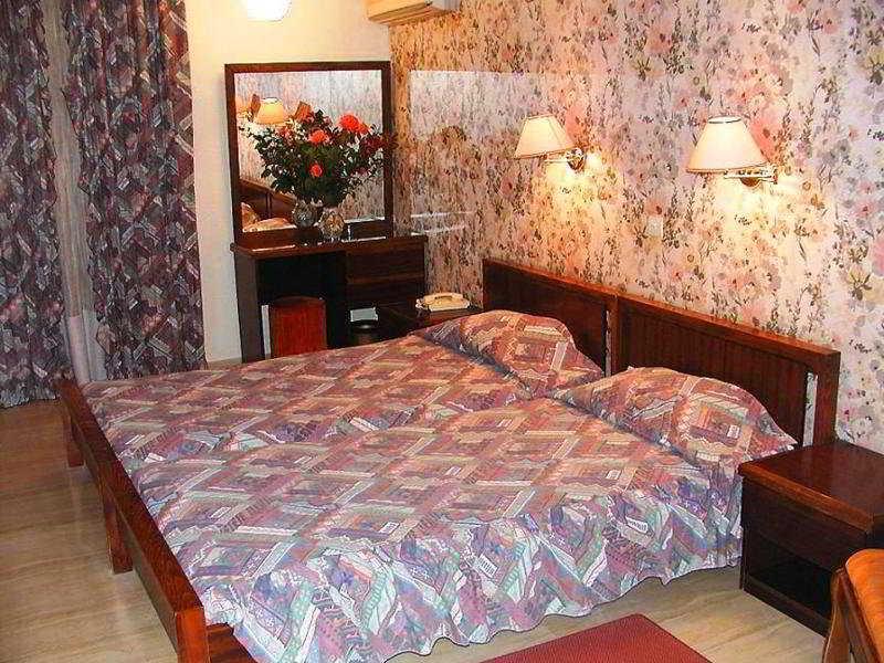 Achilles Hotel 3 * Achilles Hotel 3 *