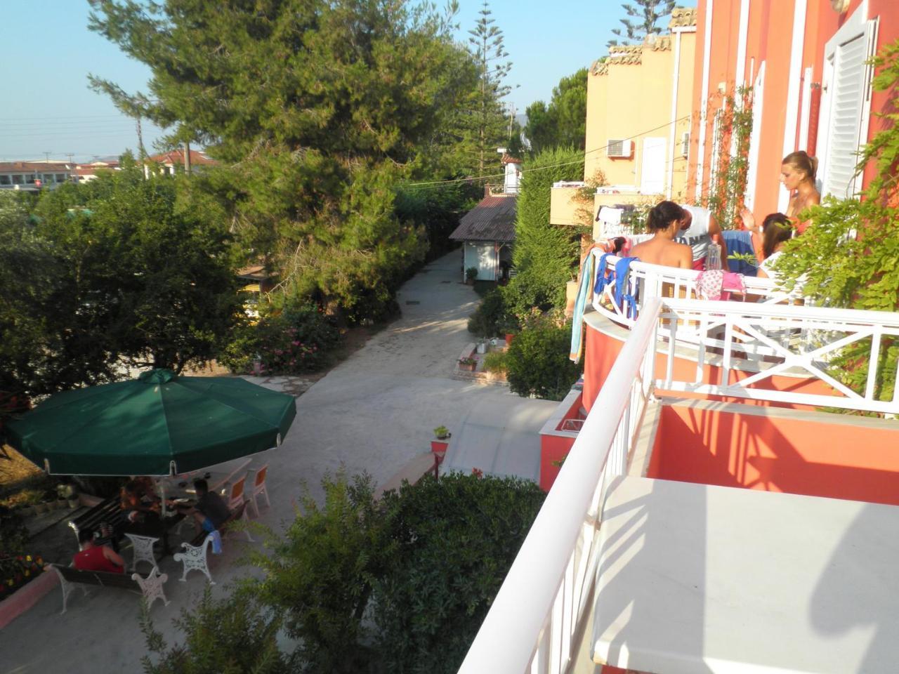 Spiros Family Apts 2 *