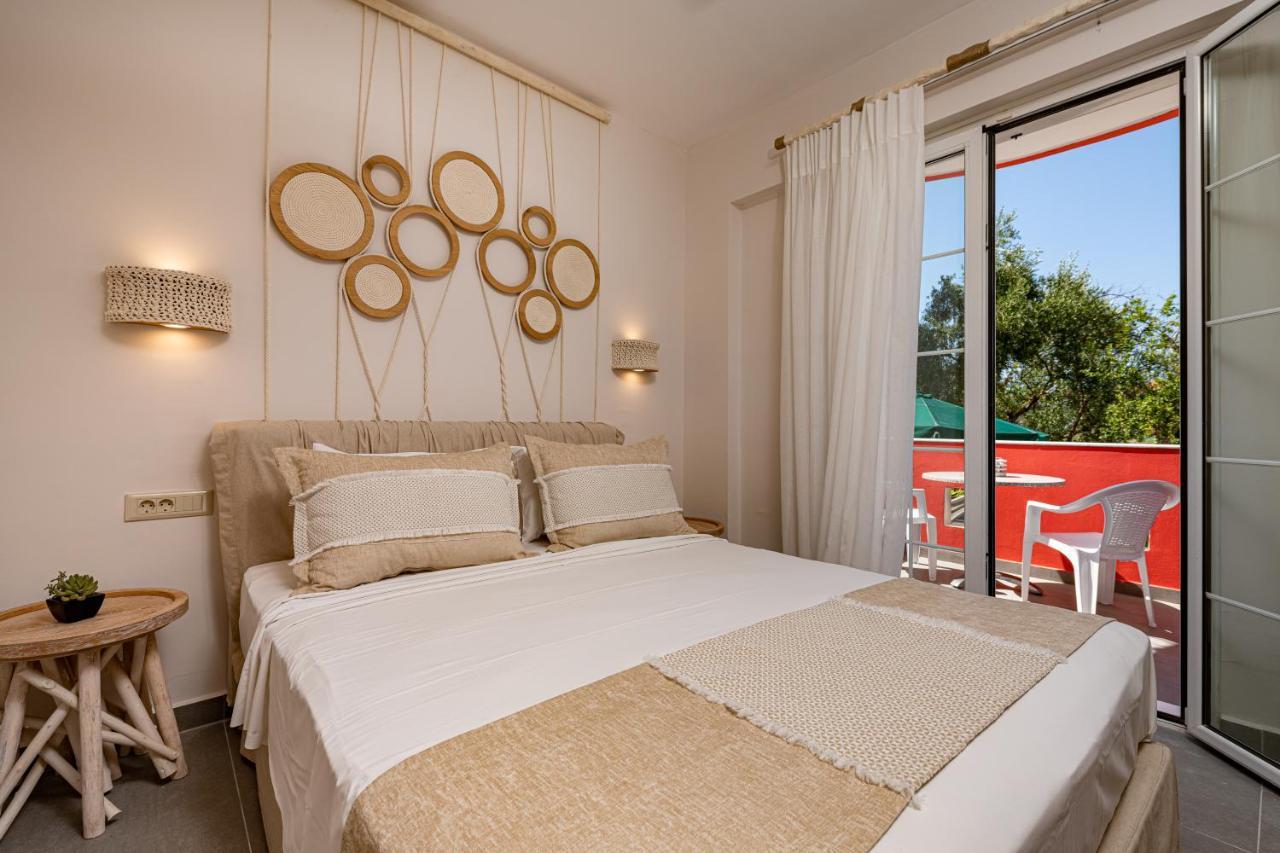 Spiros Family Apts 2 *