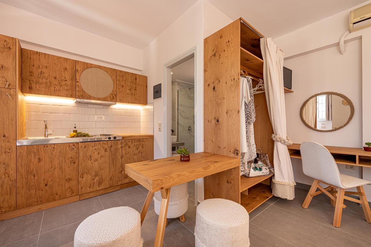 Spiros Family Apts 2 *