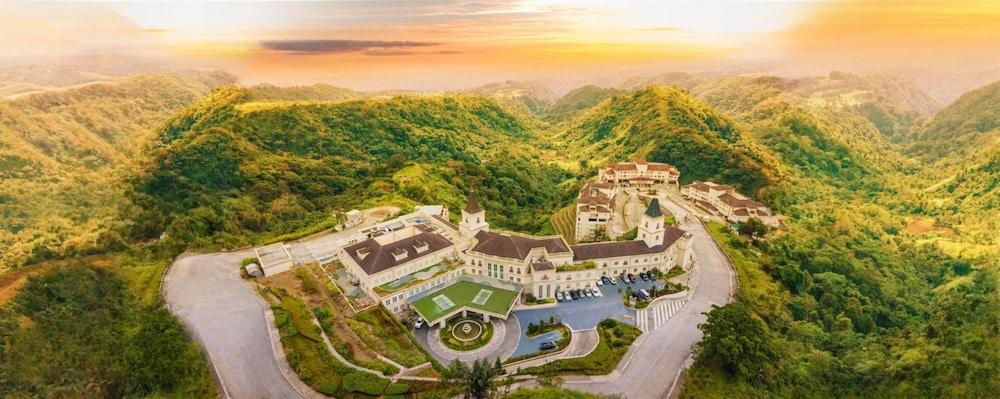Twin Lakes Hotel in Calabarzon-region