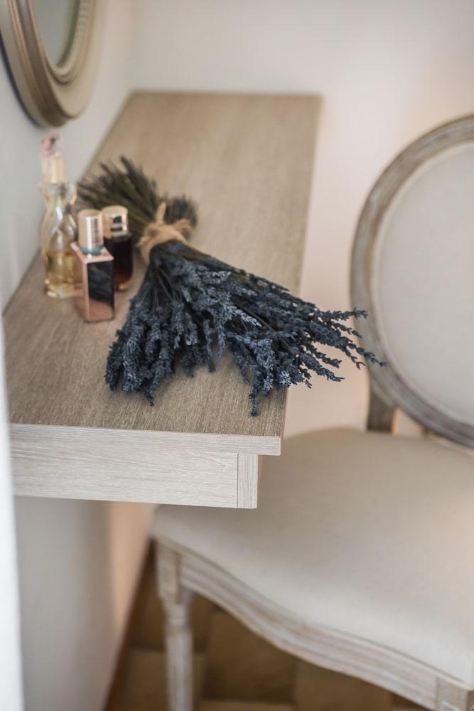 Malibu Studios & Apartments 