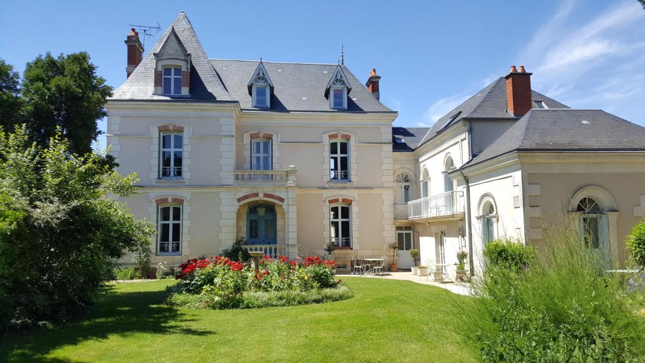 La Roseraie à Neuville-de-poitou