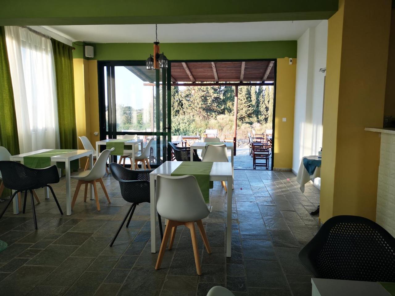 Ilios and Irene Apartments 3 *