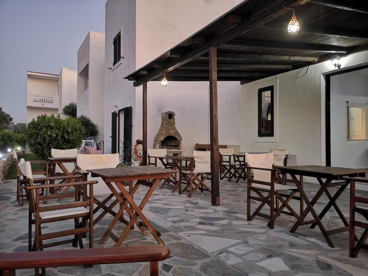 Ilios and Irene Apartments 3 *