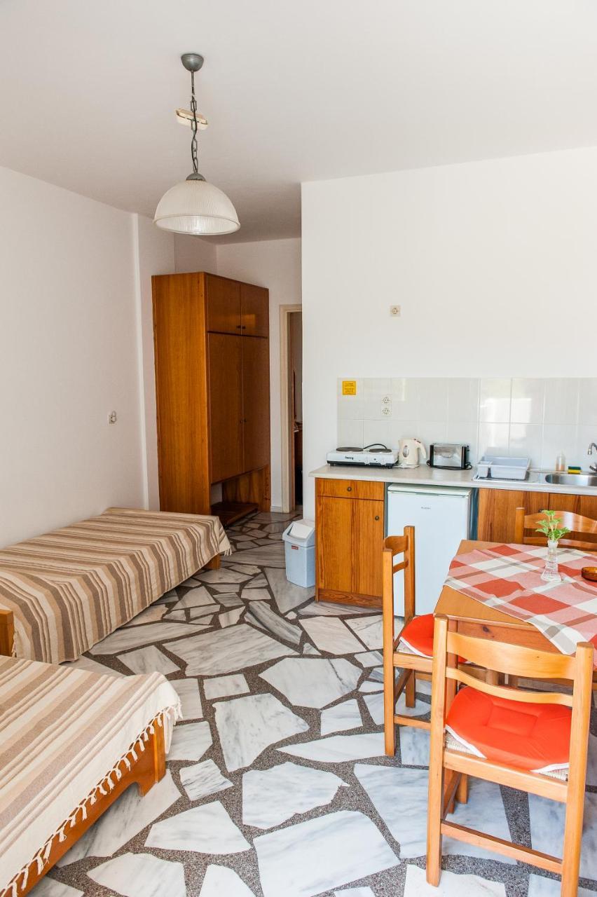 Ilios and Irene Apartments 3 *