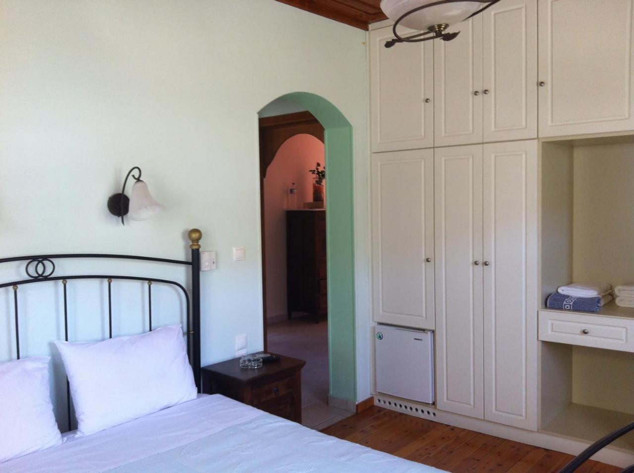 Guesthouse Kolenti 3 *