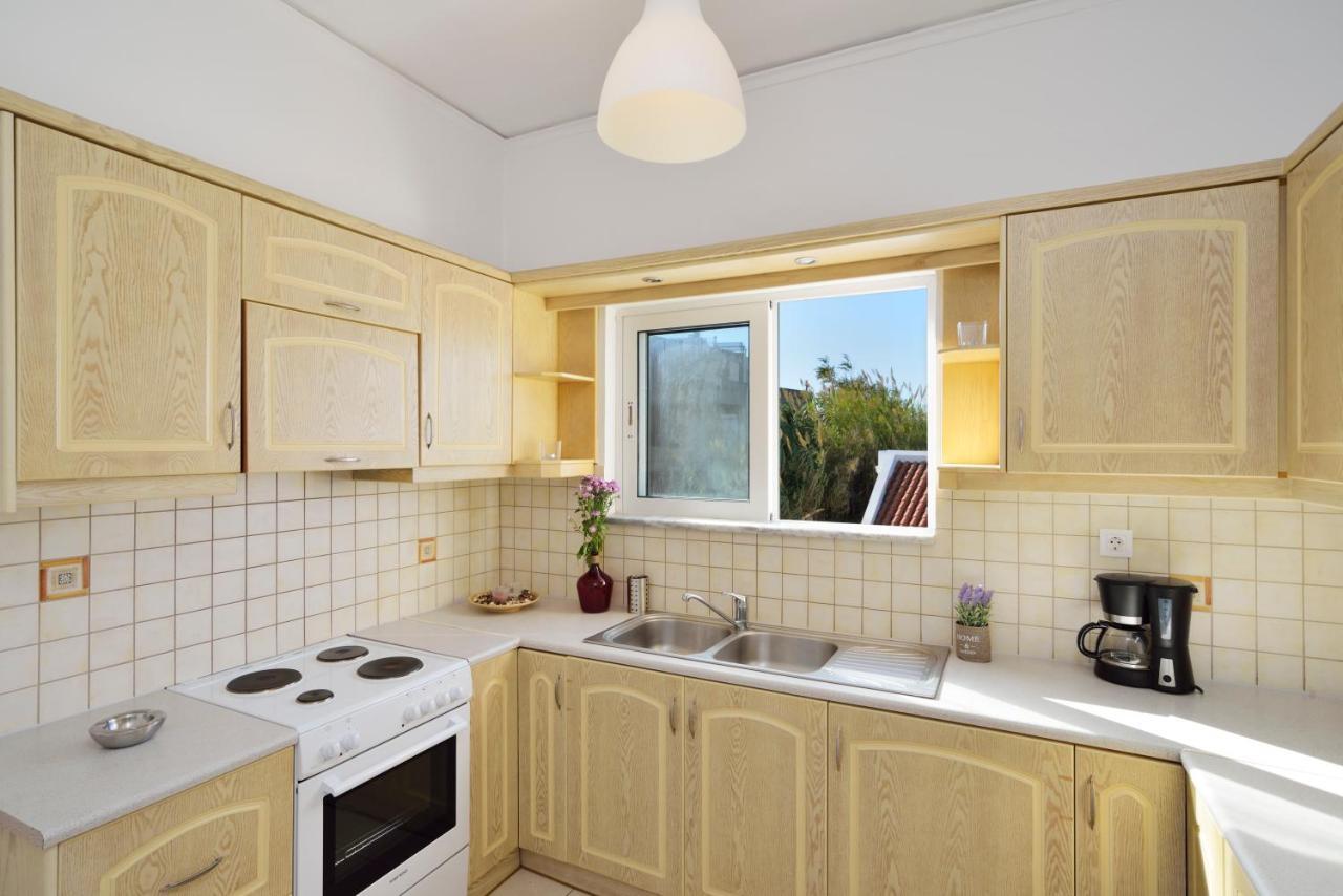 Kalamaki Apartments  Kalamaki Apartments