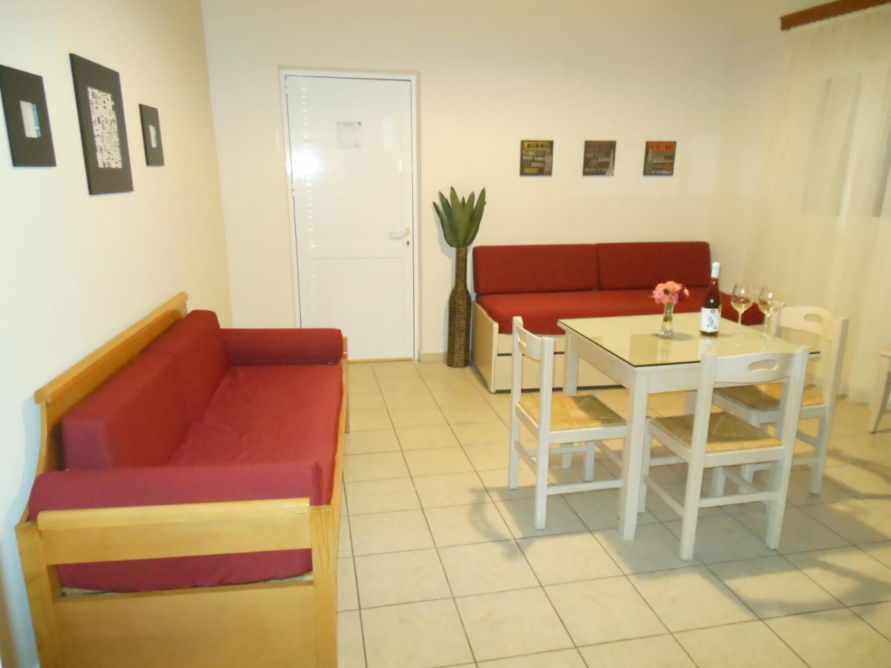 Jechrina Apartments 2 *