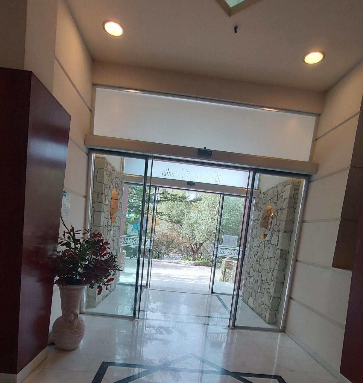 Monte Vardia Hotel 3 *