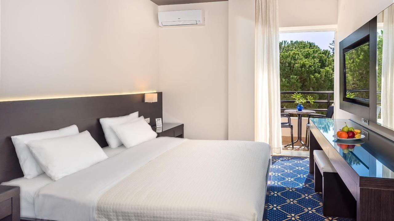 Monte Vardia Hotel 3 *