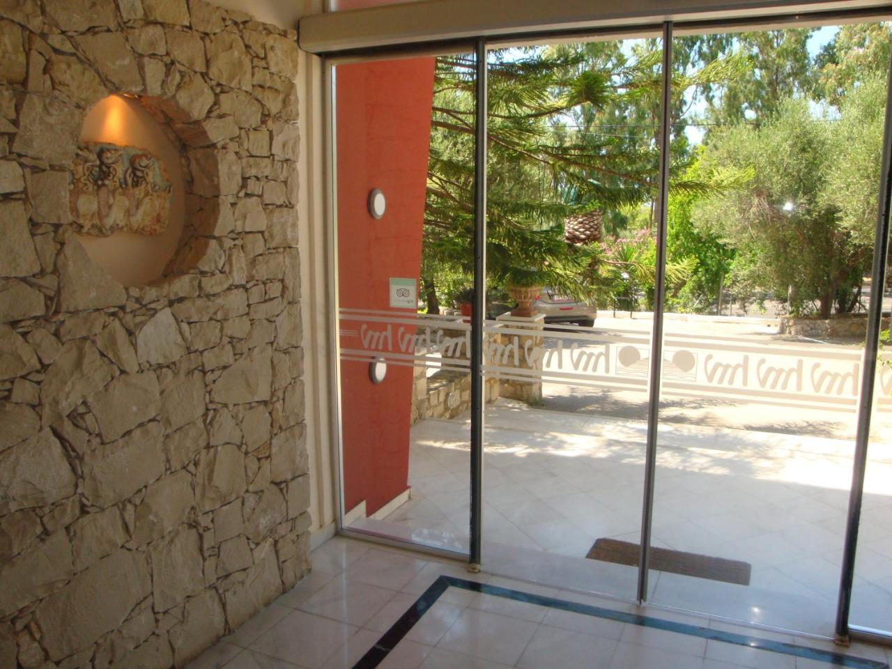 Monte Vardia Hotel 3 *