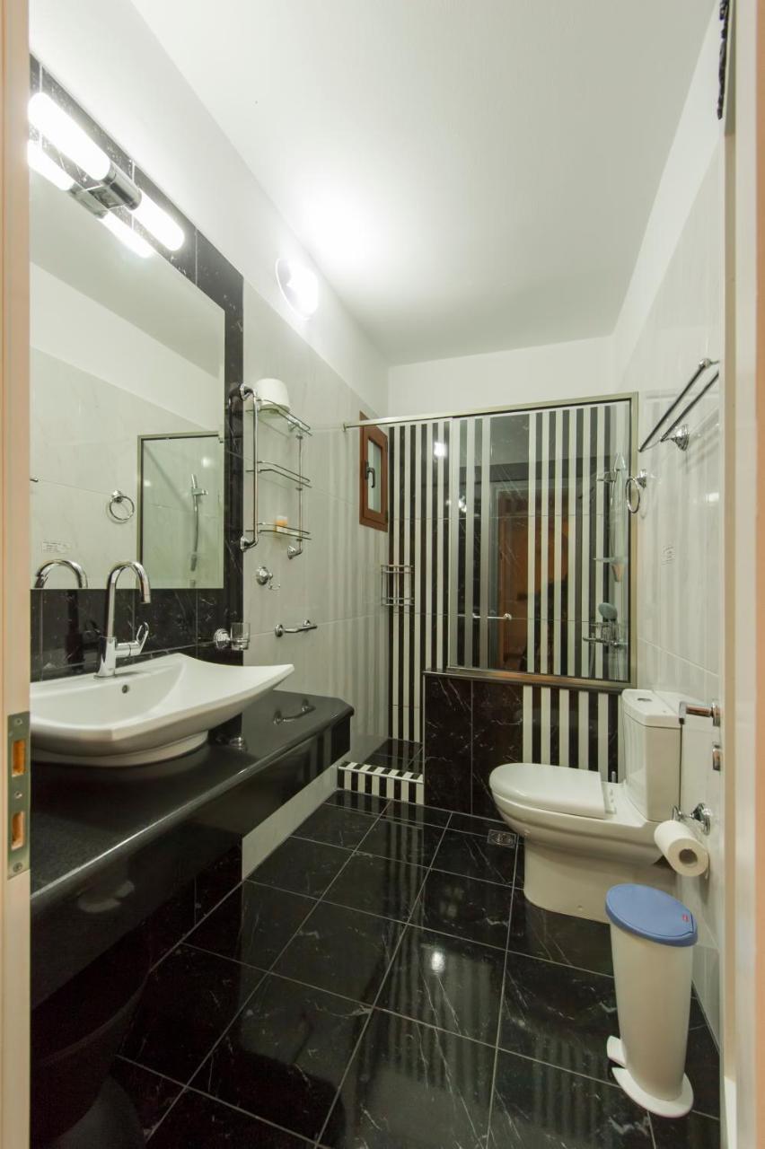 Nikos Vergos  - pic #11