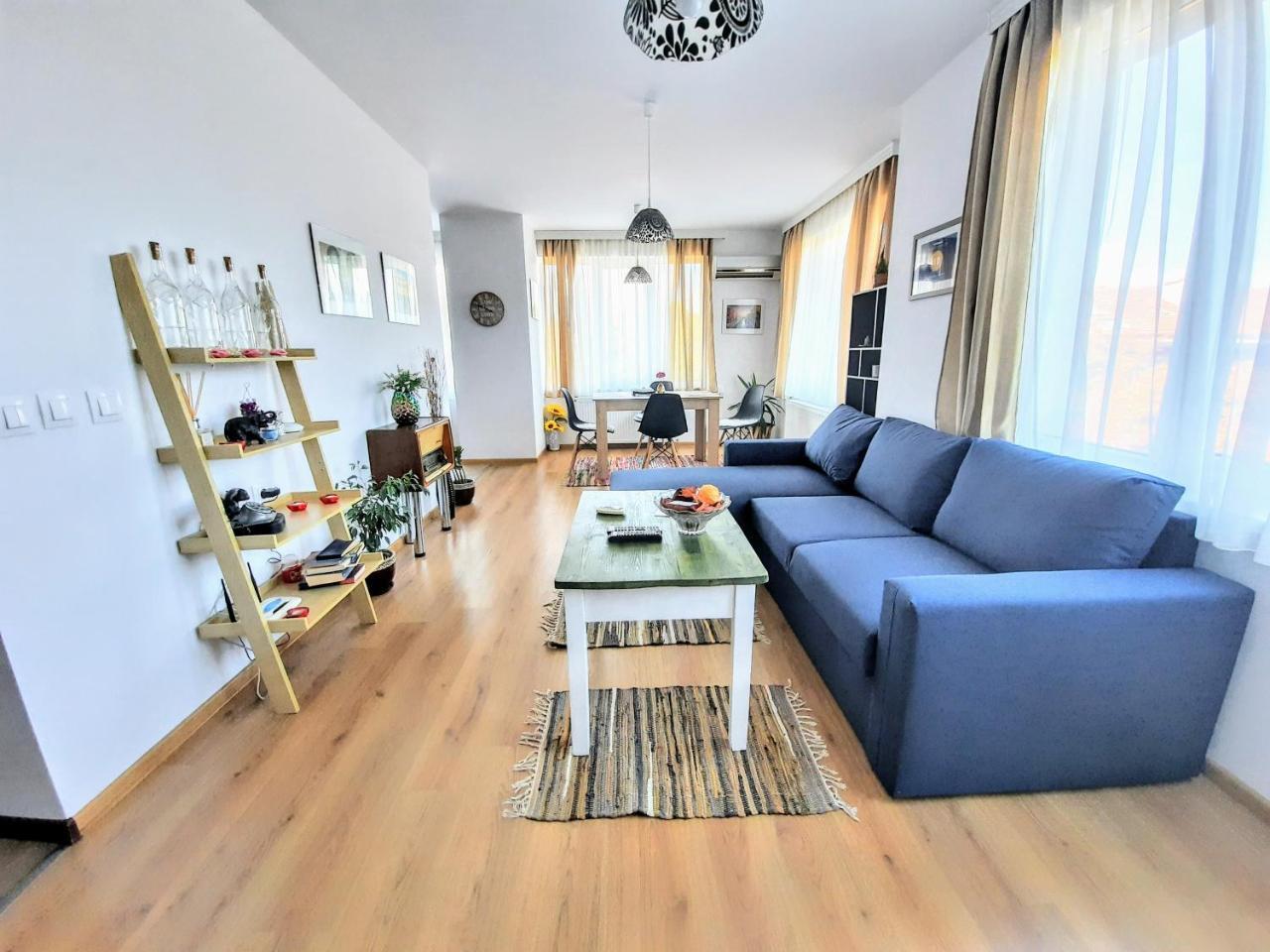 4. NC Apartment Ruse