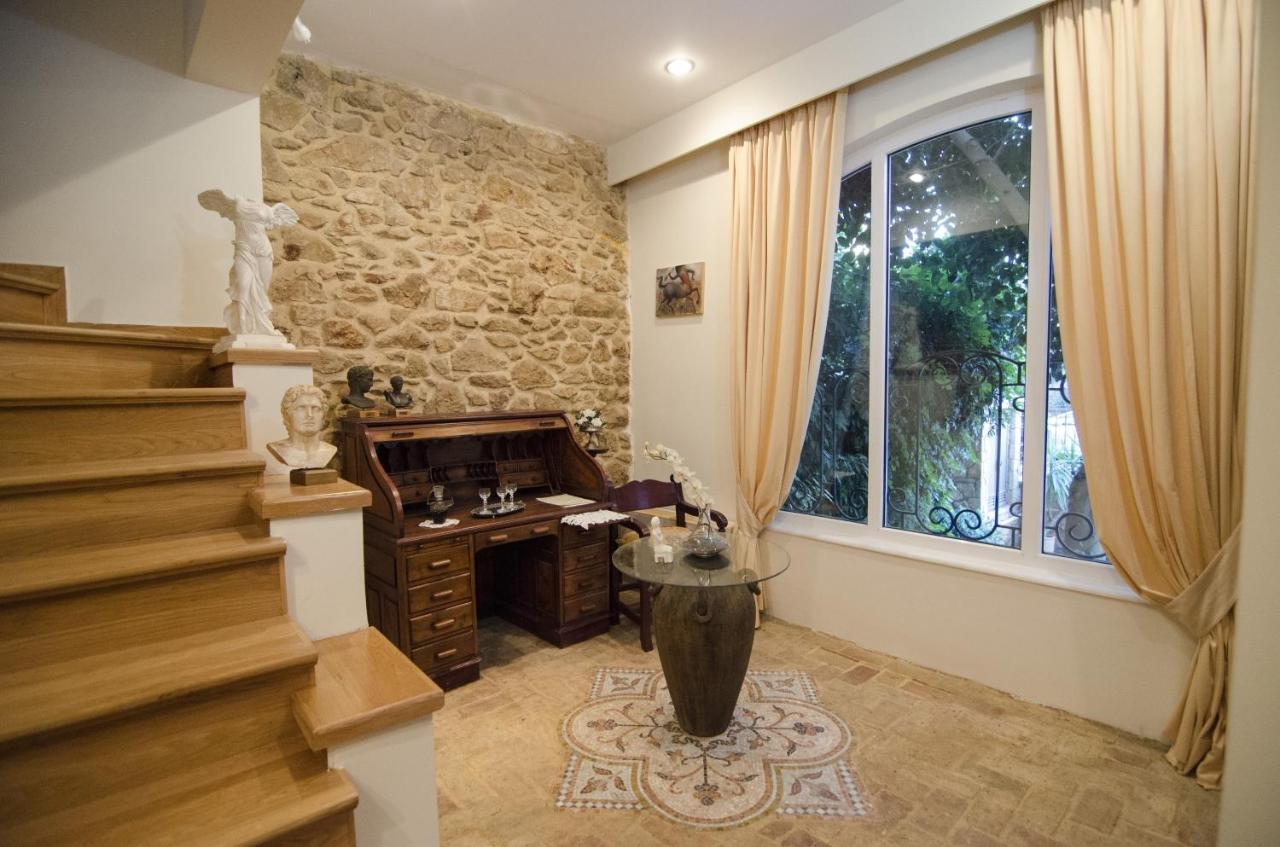 Artistic Villa 
