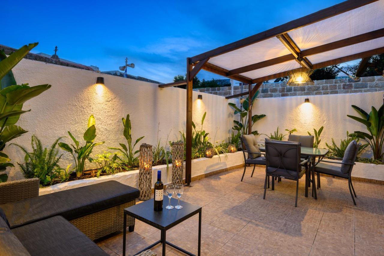 Old Town Villa 3 *