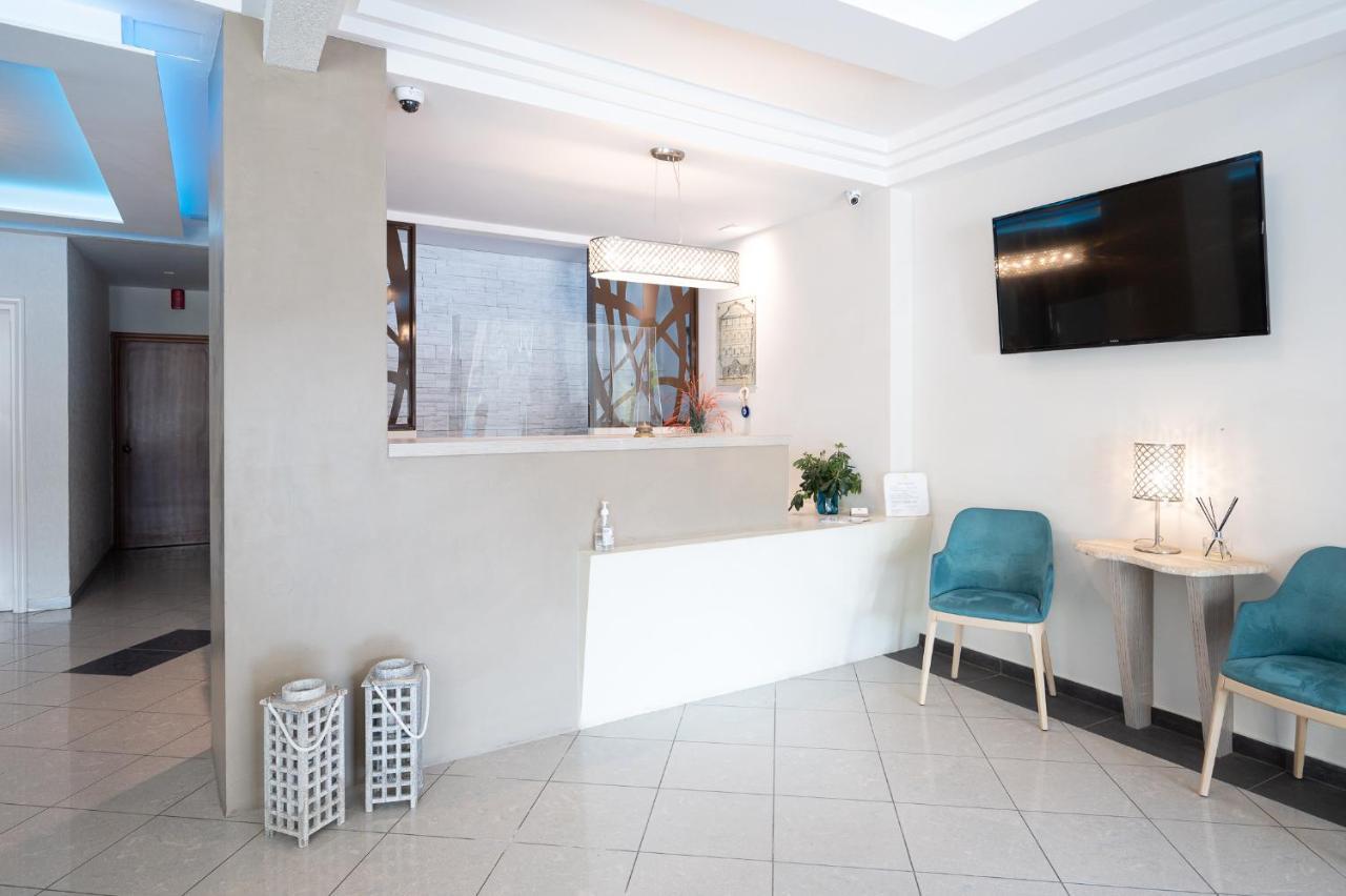 Hotel Akropol 3 *