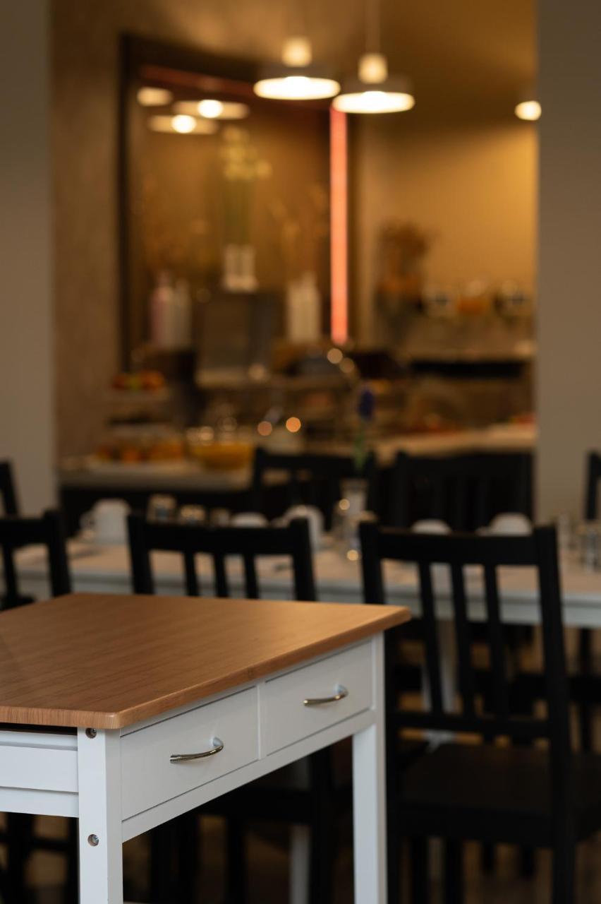 Hotel Akropol 3 *