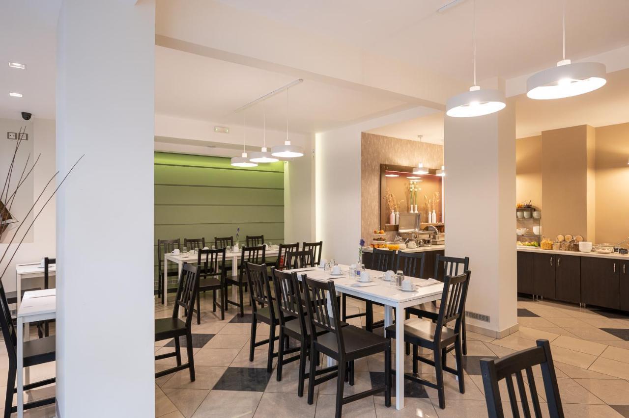 Hotel Akropol 3 *