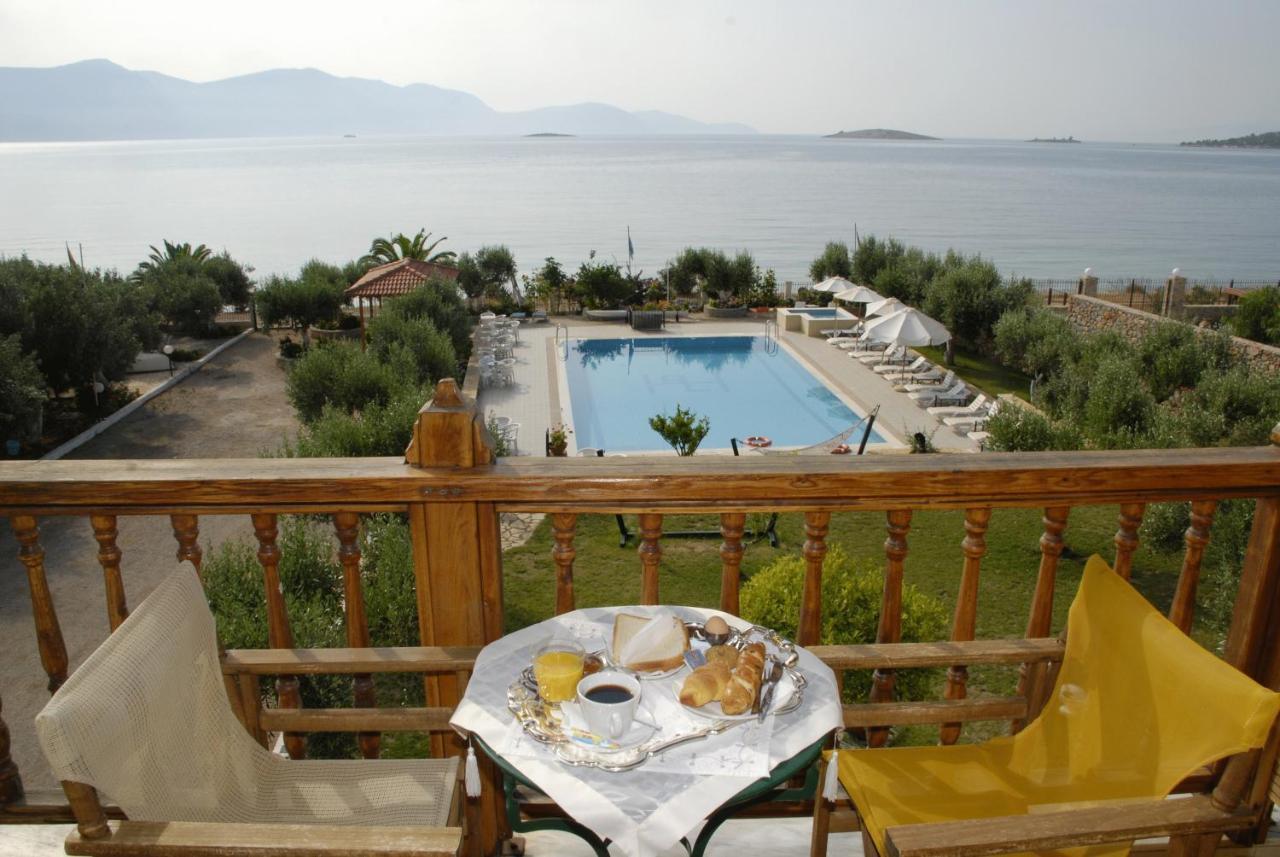 Porto Lourbas Hotel 3 *