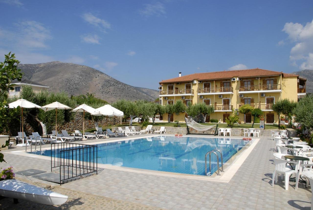 Porto Lourbas Hotel 3 *