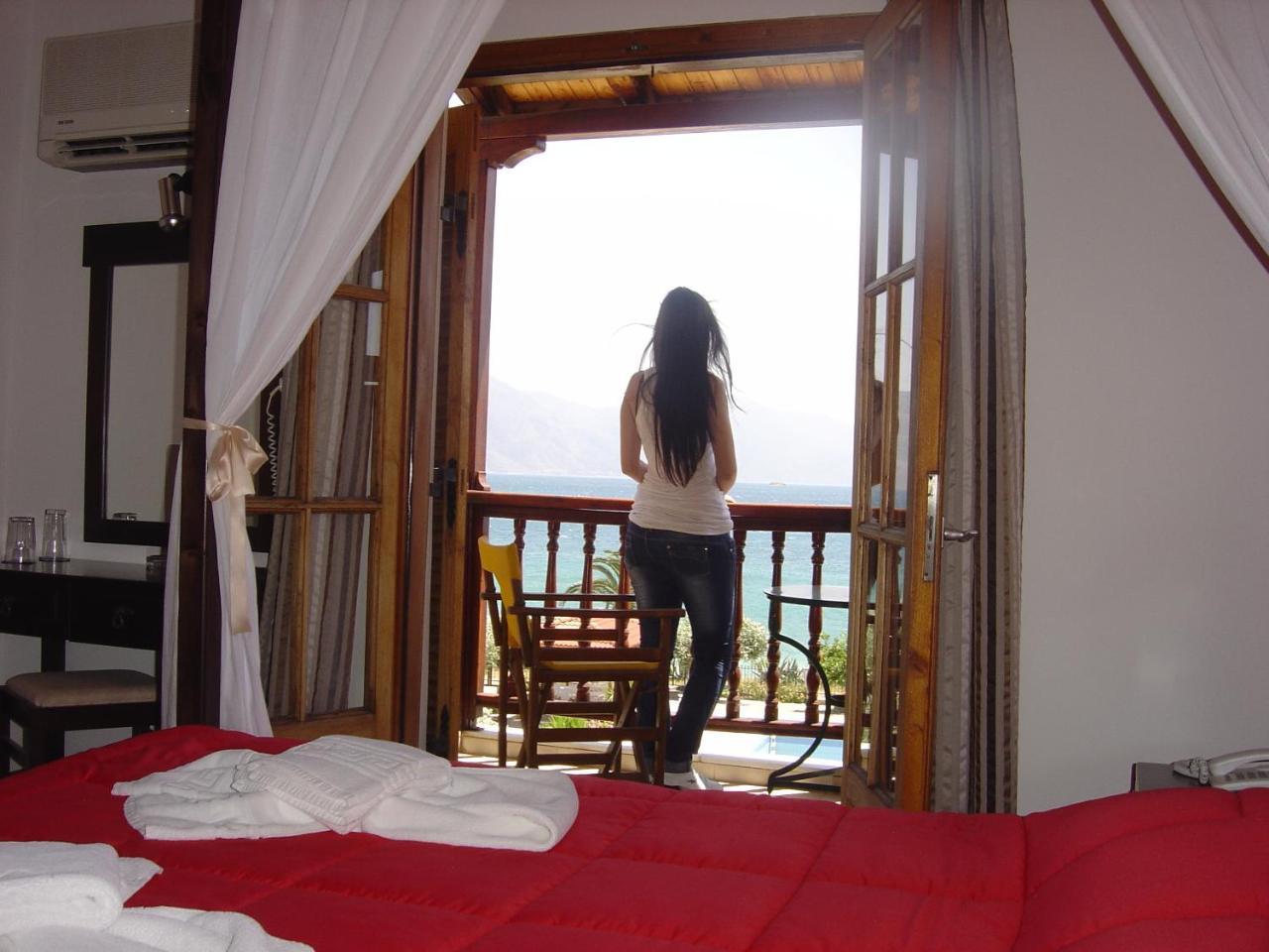 Porto Lourbas Hotel 3 *