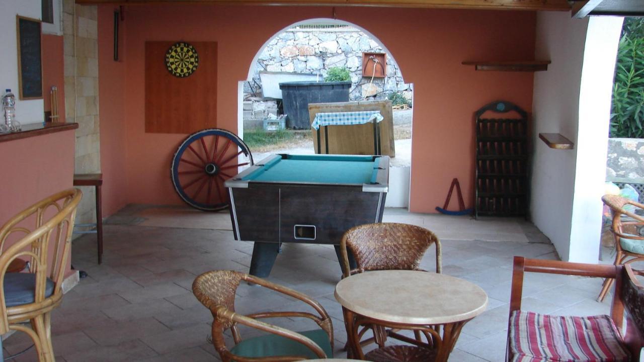 Apostolis Studios Apartments 3 *