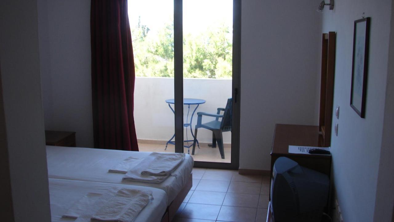Apostolis Studios Apartments 3 *