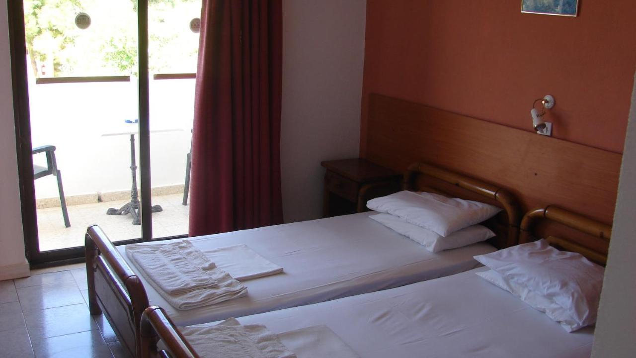 Apostolis Studios Apartments 3 *