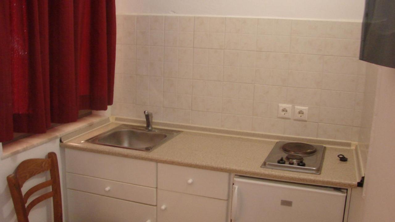 Apostolis Studios Apartments 3 *