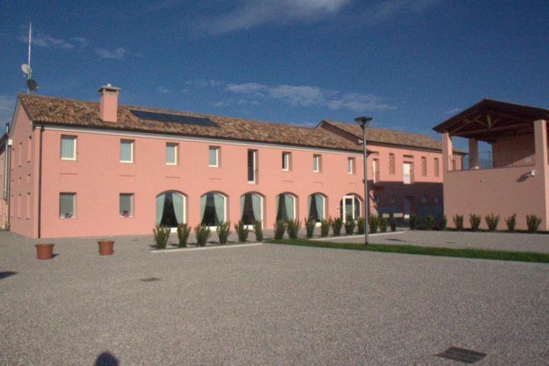 Arneroni em Codogne