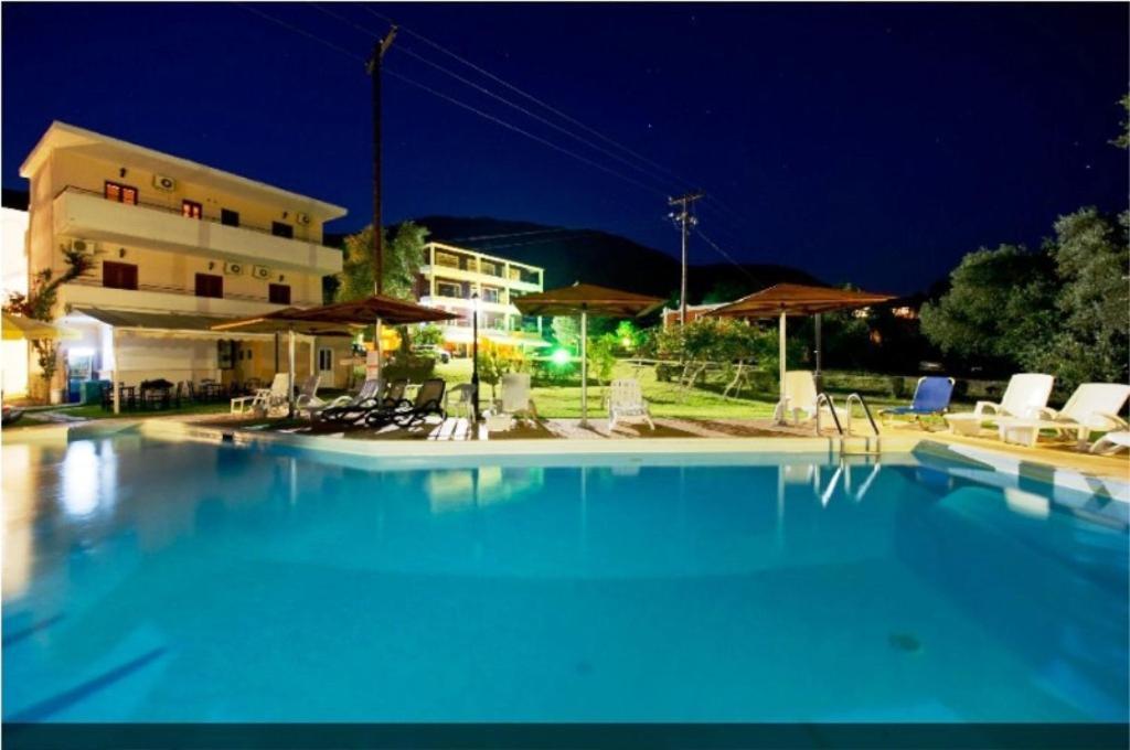 Aristidis Garden  - pic #1