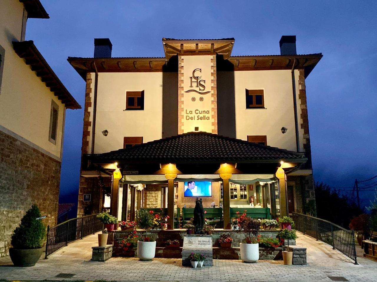 Hotel la Cuna Del Sella em Oseja-de-sajambre