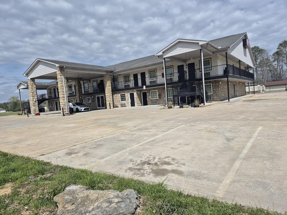 General Bragg Inn & Suites by Oyo Chickamauga em Chickamauga