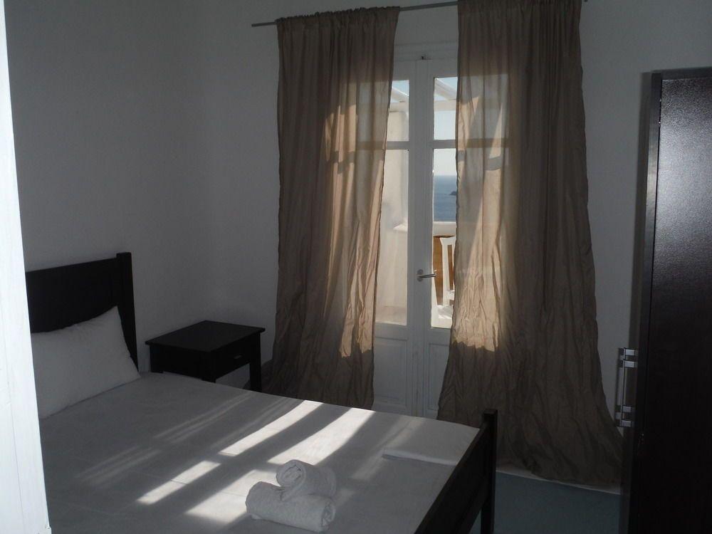 Elia Houses 3 *