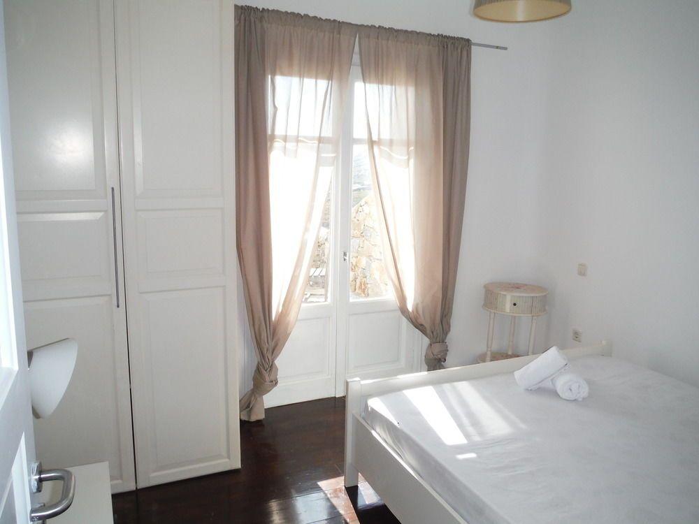 Elia Houses 3 *