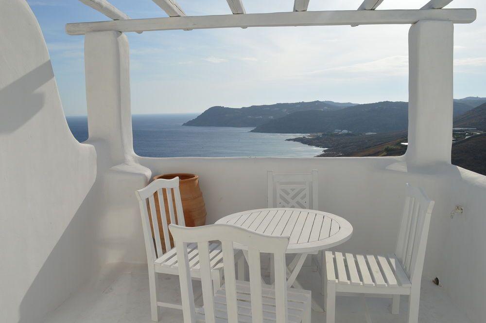Elia Houses 3 *