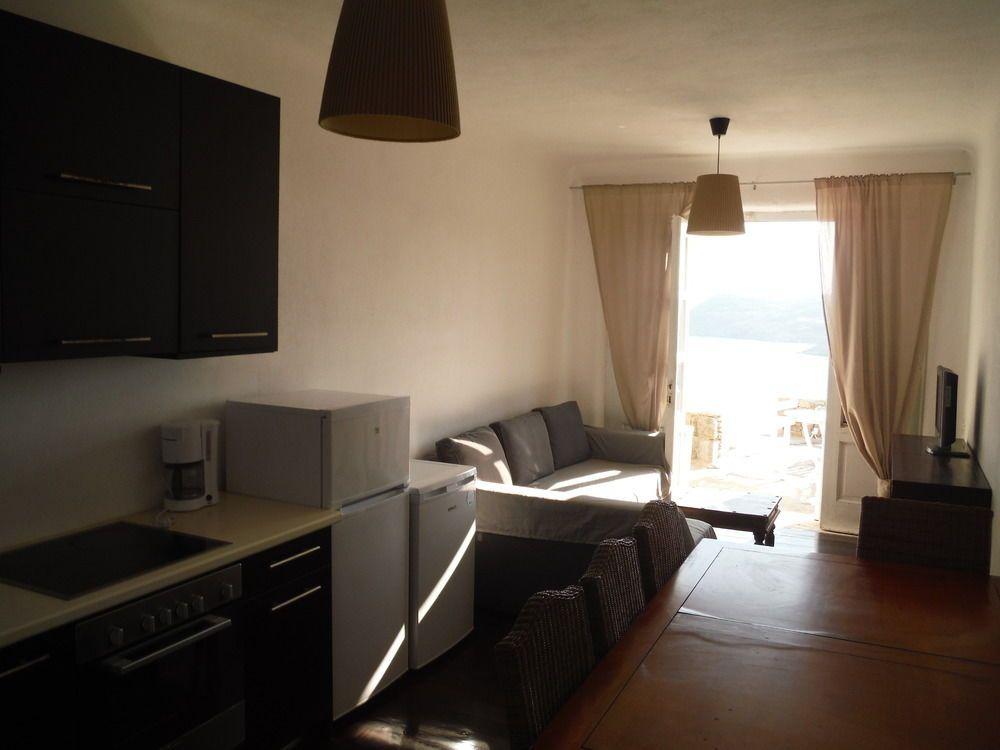 Elia Houses 3 *