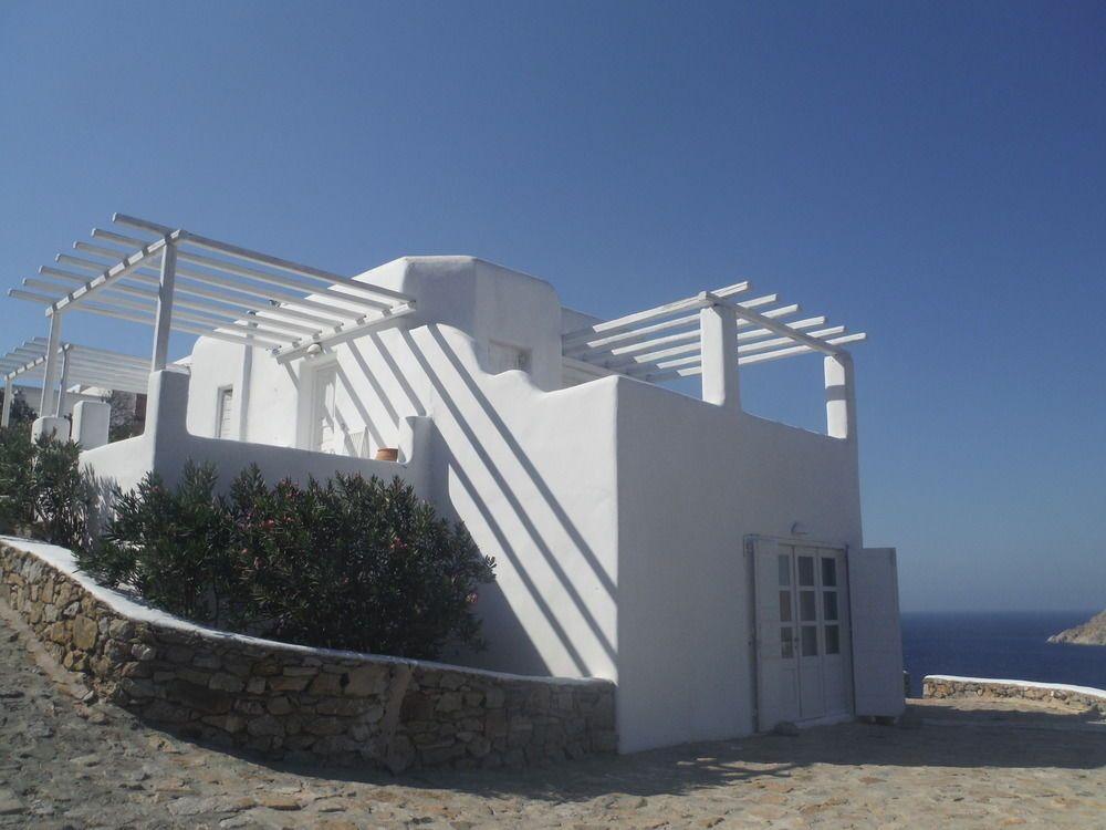 Elia Houses 3 *